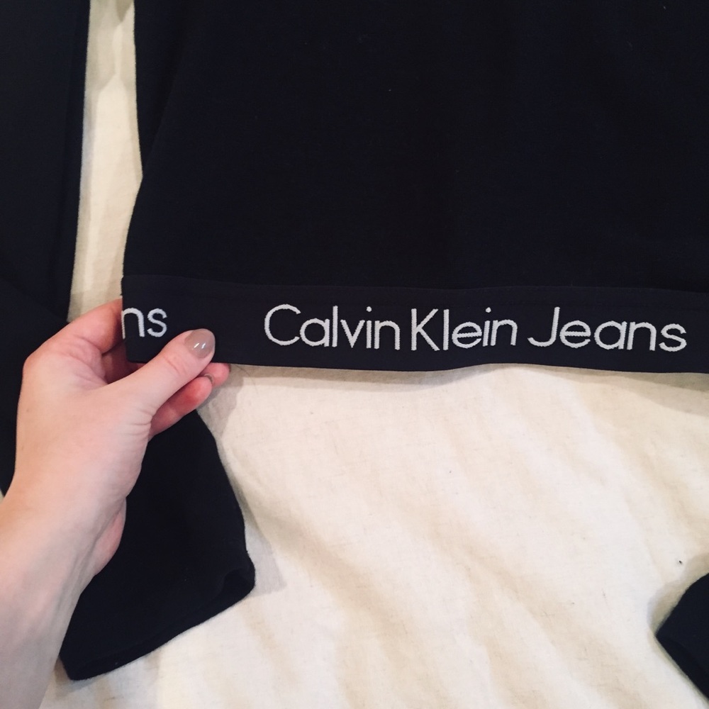 Calvin Klein Jeans Cropped Long Sleeve Shirt
